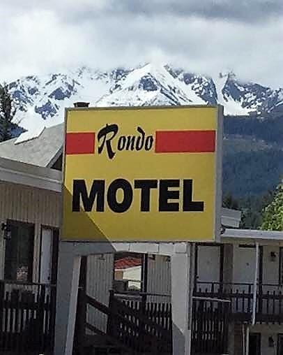 Rondo Motel Голден Экстерьер фото